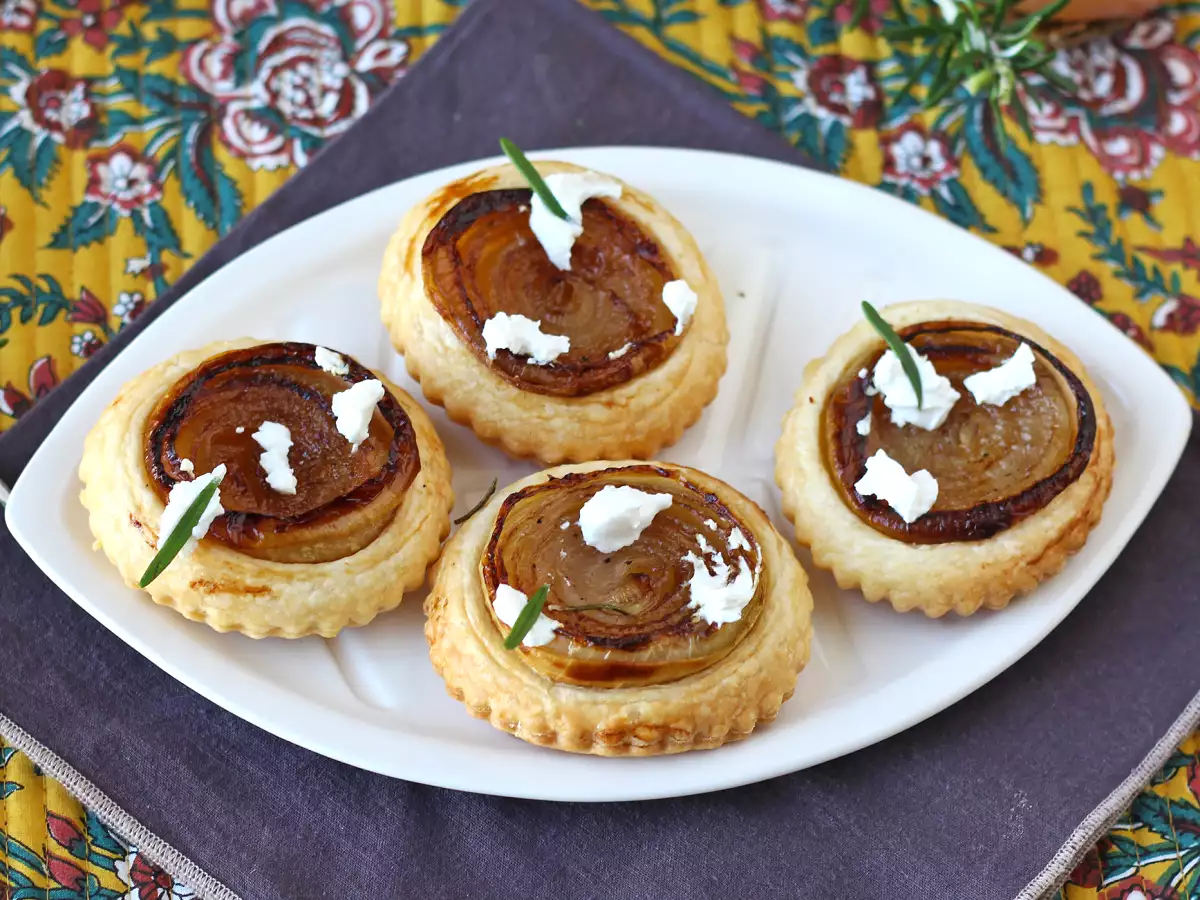 Ταρτάκια κρεμμυδιού tatin - φωτογραφία 6