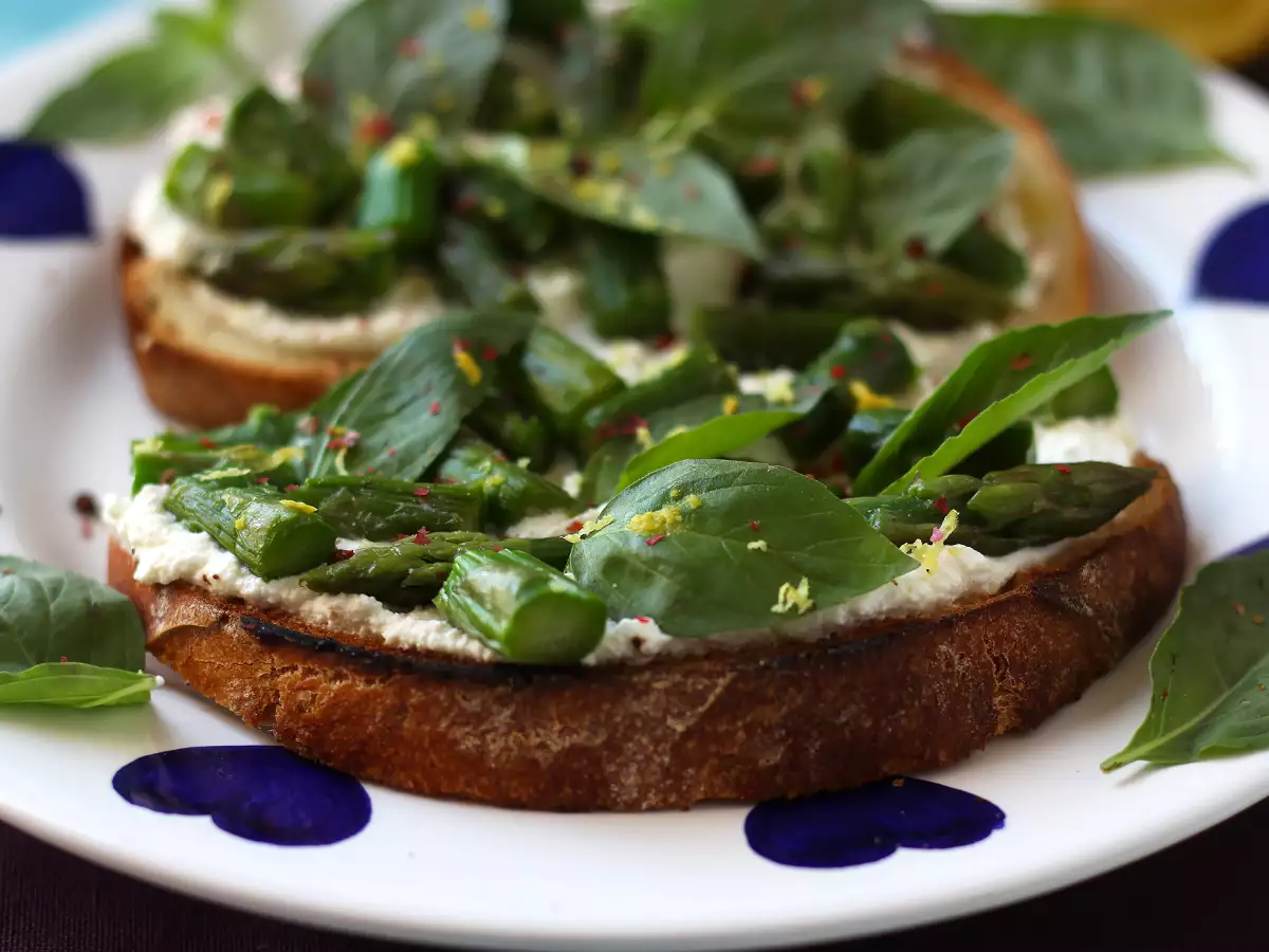 Ταρτίνες με σπαράγγια, λεμόνι και βασιλικό ricotta - φωτογραφία 5