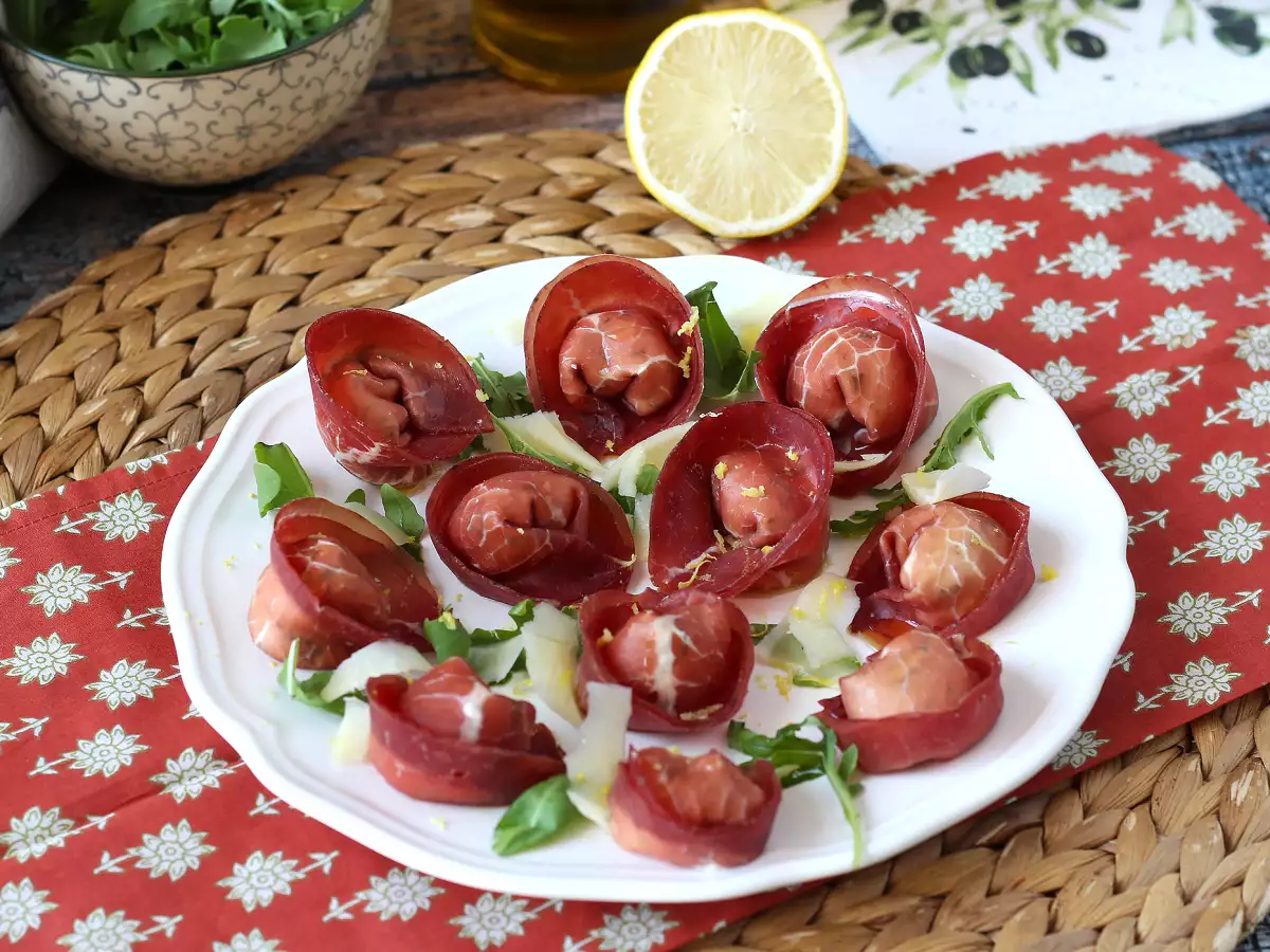 Tortelloni di bresaola γεμιστά με ρόκα και τυρί ricotta: νόστιμα και έτοιμα σε 10 λεπτά! - φωτογραφία 6