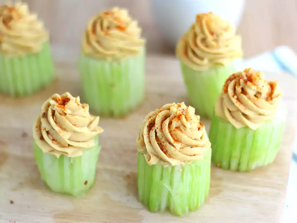 Vegan cupcakes με αγγούρι και χούμους - φωτογραφία 2