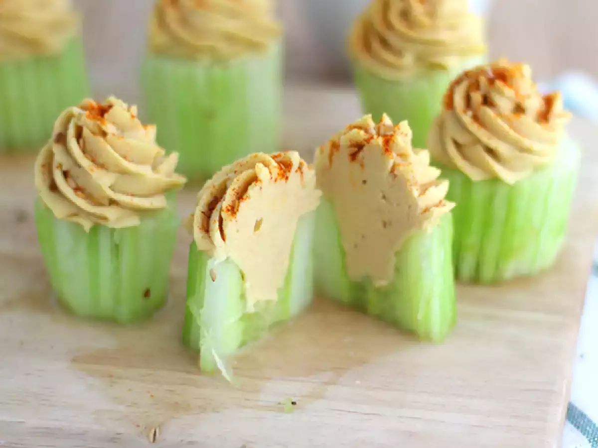 Vegan cupcakes με αγγούρι και χούμους - φωτογραφία 3