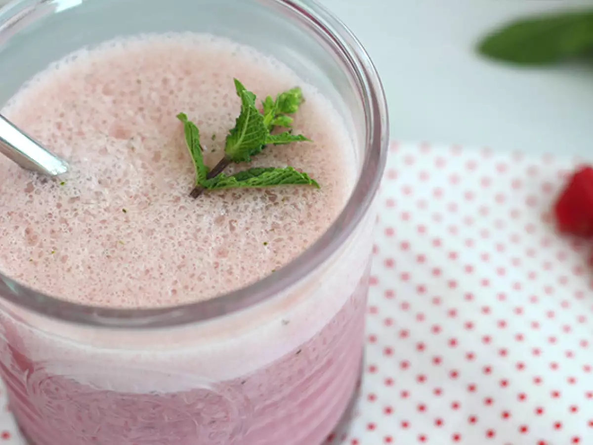 Vegan μιλκσέικ με βατόμουρο και μέντα - φωτογραφία 2