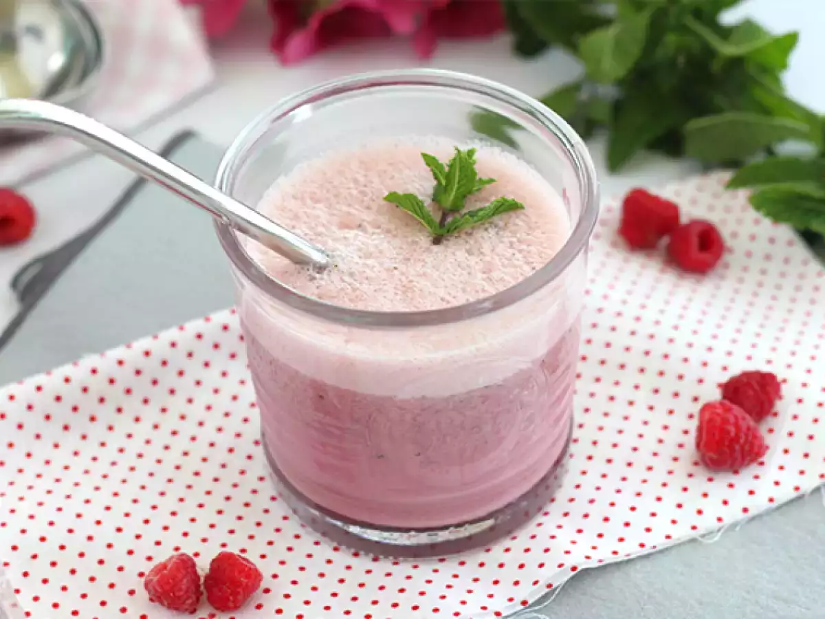 Vegan μιλκσέικ με βατόμουρο και μέντα - φωτογραφία 4