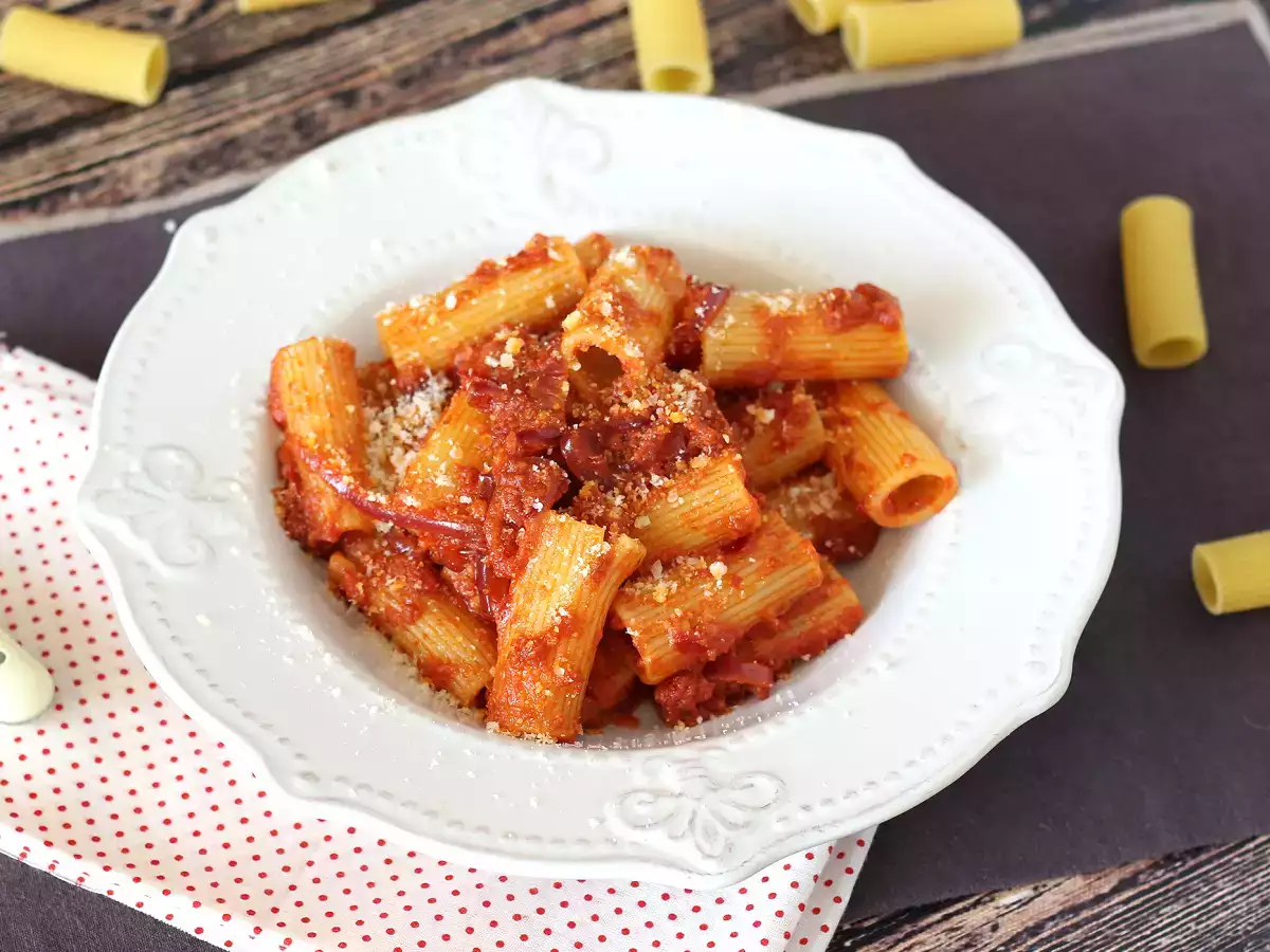 Ζυμαρικά με 'Nduja, ένα εύκολο στην παρασκευή πιάτο ζυμαρικών από την Καλαβρία